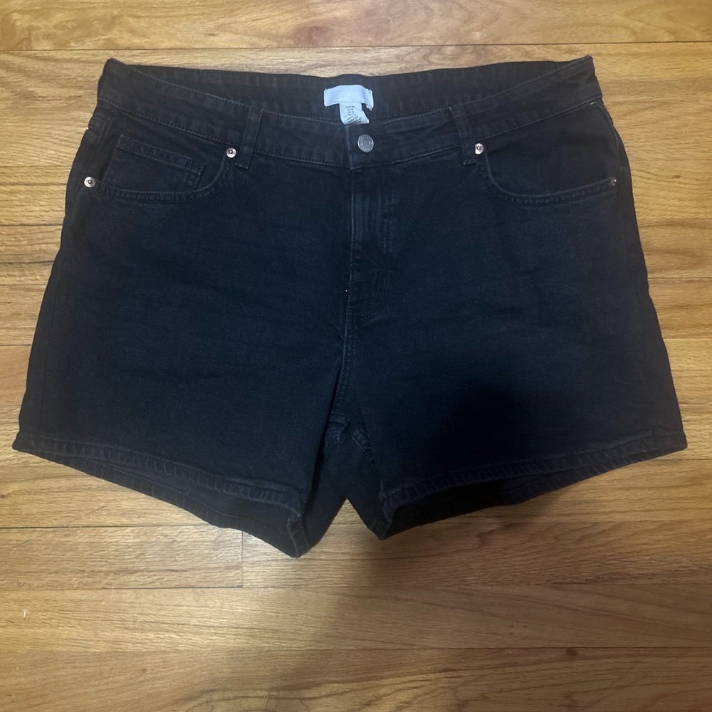 H&M Black Jean Shorts Classic Cut-Off Style
